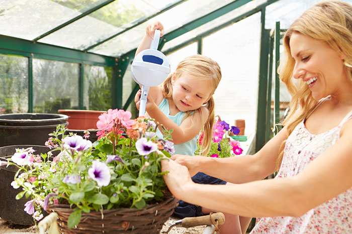 Jugando jardineros: botánica práctica para niños () Jugando jardineros: botánica práctica para niños.