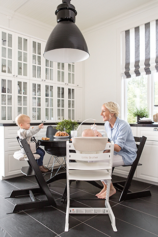 How to help your child feel at home more comfortable? () How to help your child feel more comfortable in the house?